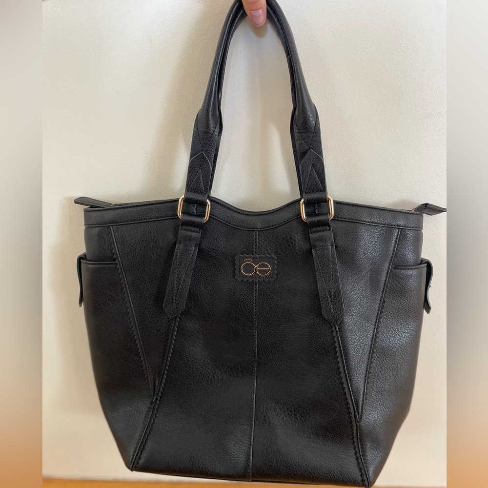 ōe Moda Chlōe black vegan leather tote bag laptop bag